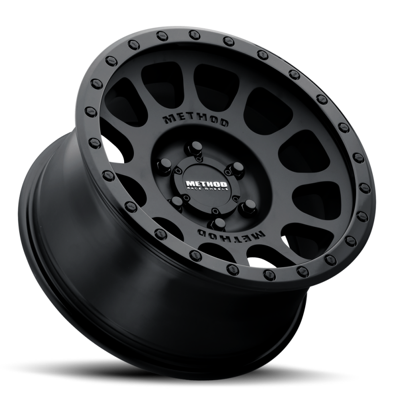 Method MR305 NV 18x9 +25mm Offset 5x150 116.5mm CB Gloss/Matte Black Street Loc Wheel